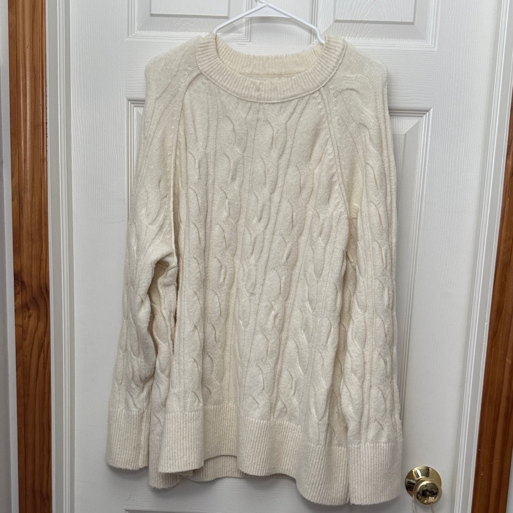 Aerie Ivory Cable Knit Sweater